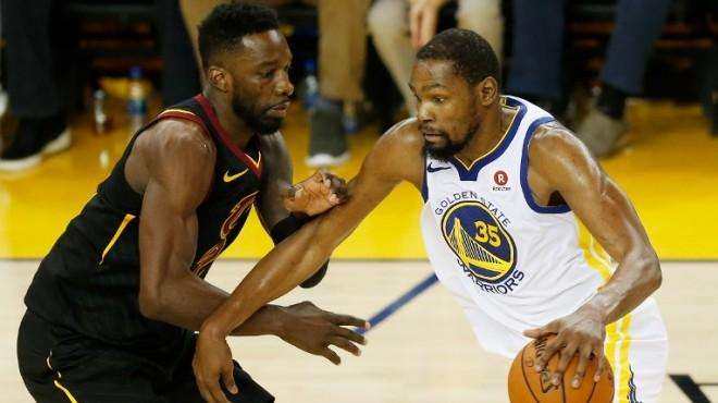 进球+造乌龙，麦克托米奈当选那不勒斯2-0卡拉巴赫全场最佳